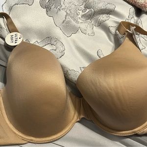 NWT Wacoal Future Foundation bra by b.tempt'd 38C